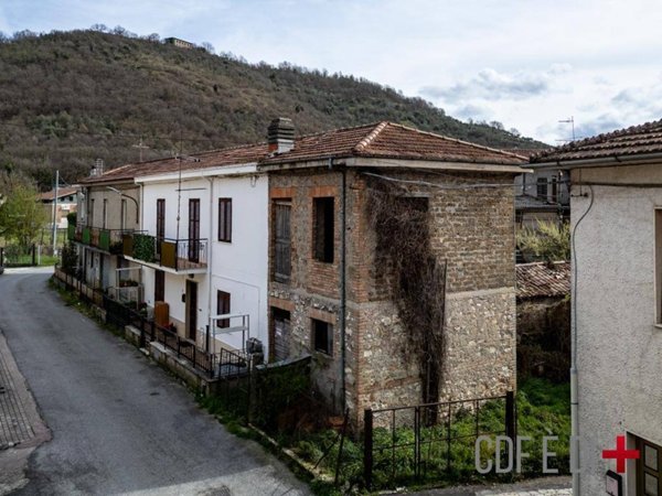 casa indipendente in vendita a Rieti in zona Casette