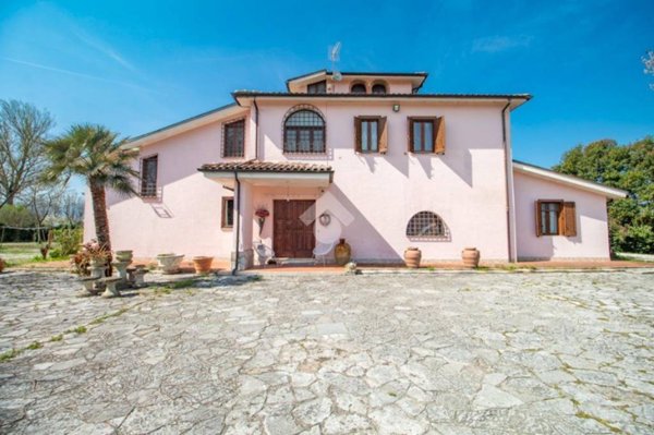 casa indipendente in vendita a Rieti in zona Centro Città
