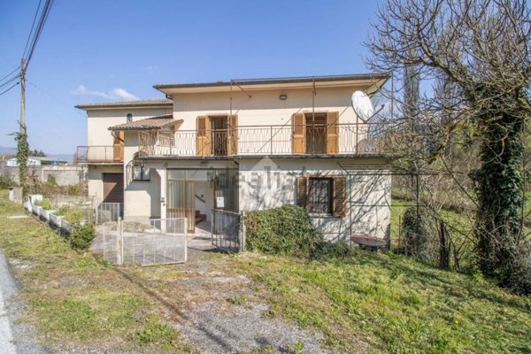 casa indipendente in vendita a Rieti in zona Case San Benedetto