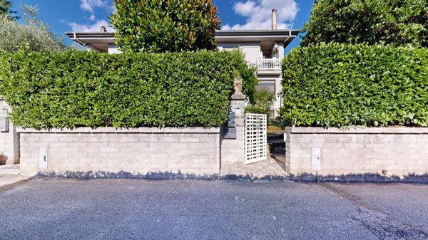 casa indipendente in vendita a Rieti in zona Centro Città