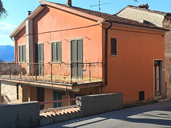 casa semindipendente in vendita a Rieti in zona Centro Città