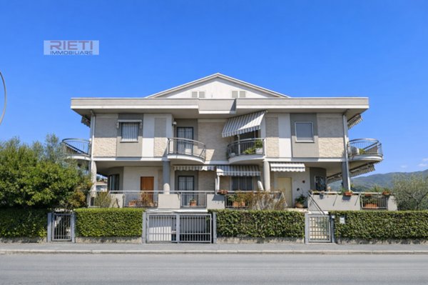 casa indipendente in vendita a Rieti in zona Campoloniano