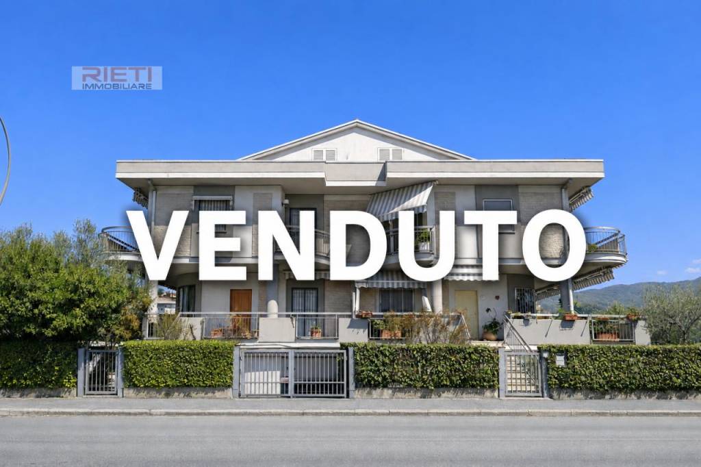 casa indipendente in vendita a Rieti in zona Campoloniano