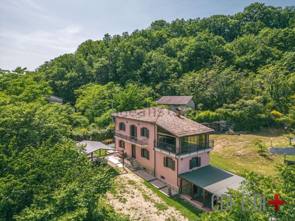 casa indipendente in vendita a Rieti