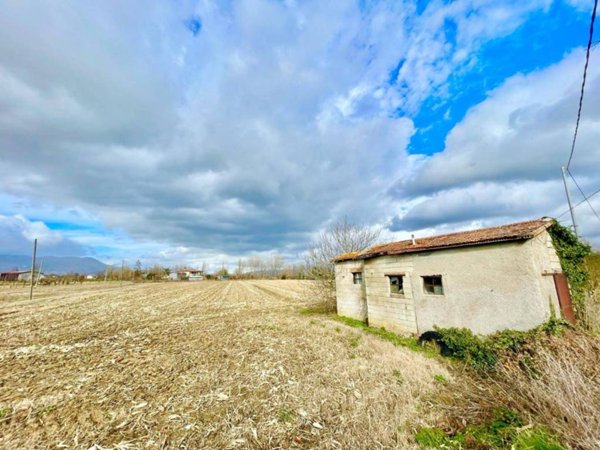 casa indipendente in vendita a Rieti in zona Campoloniano