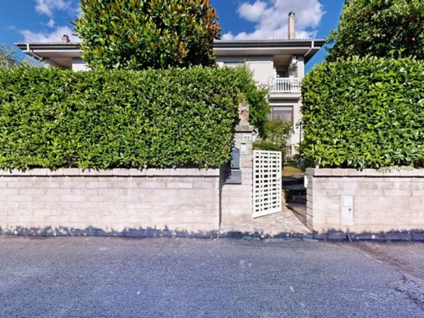 casa indipendente in vendita a Rieti in zona Centro Città