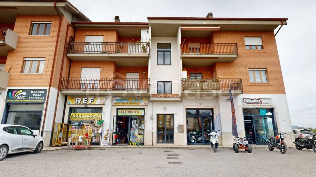 negozio in vendita a Rieti in zona Quattro Strade