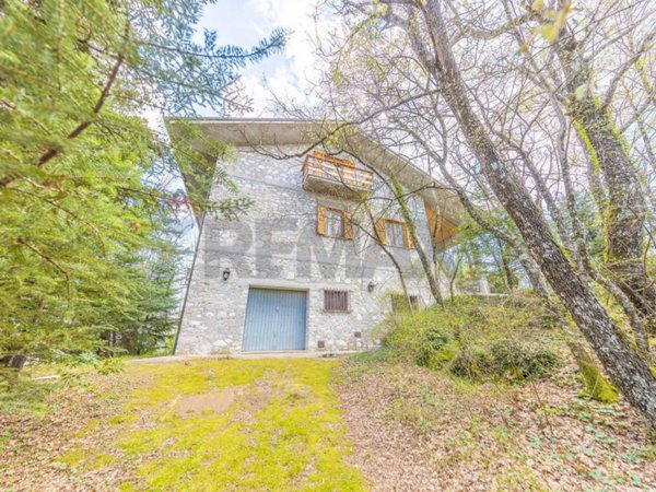 casa indipendente in vendita a Rieti in zona Terminillo