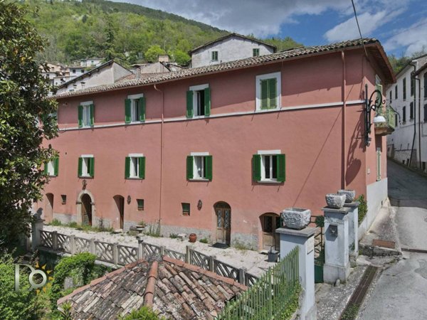 casa indipendente in vendita a Rieti in zona Lisciano