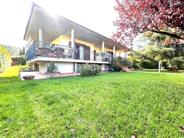 casa indipendente in vendita a Rieti in zona Centro Città