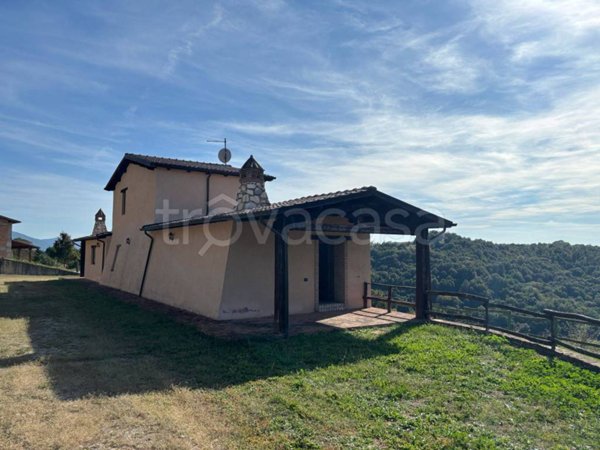 casa indipendente in vendita a Rieti