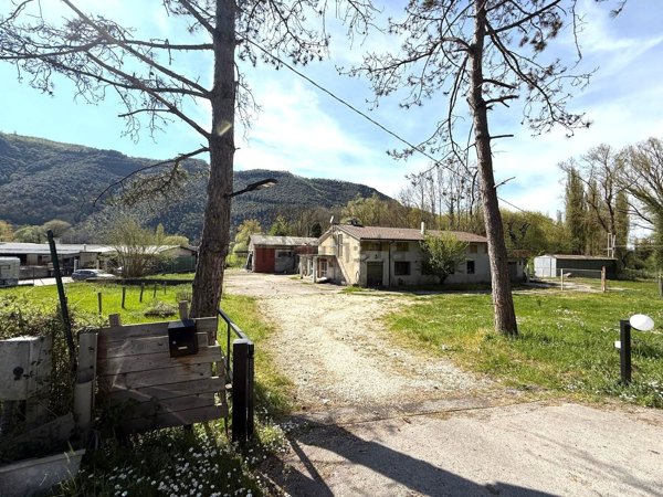 casa indipendente in vendita a Rieti
