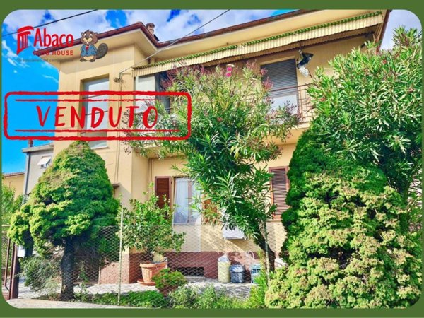 casa indipendente in vendita a Rieti