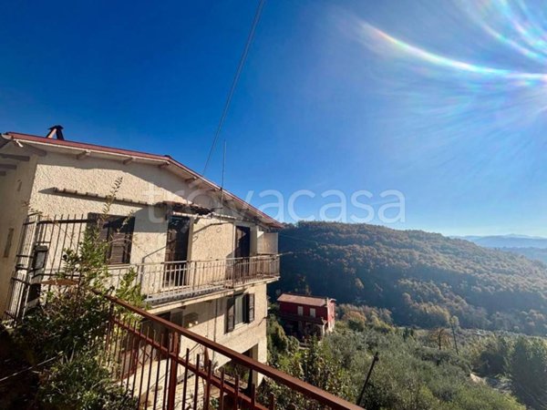 casa indipendente in vendita a Rieti