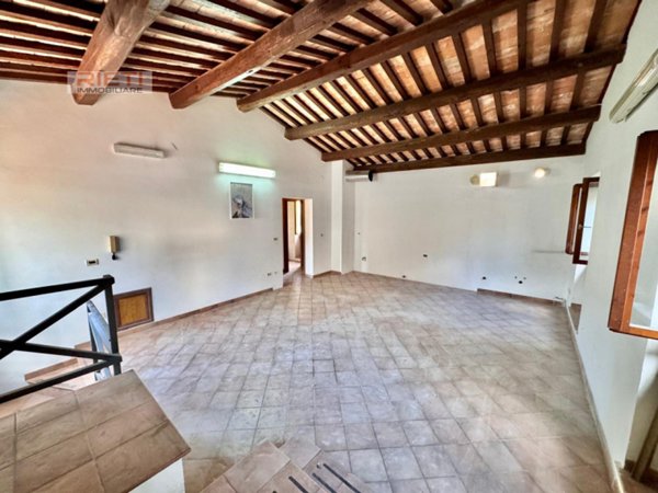 casa indipendente in vendita a Rieti in zona Centro Città