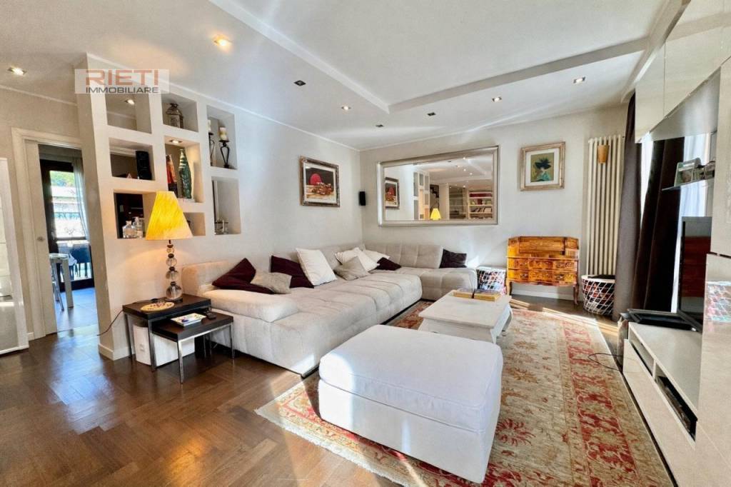 casa indipendente in vendita a Rieti in zona Madonna del Cuore