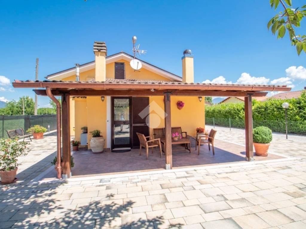 casa indipendente in vendita a Rieti in zona Centro Città