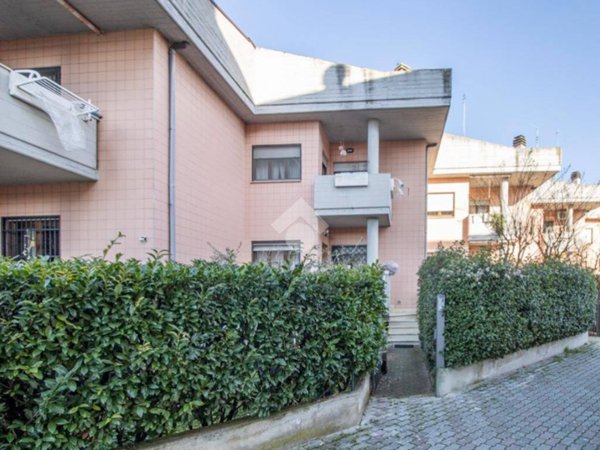 casa indipendente in vendita a Rieti in zona Campoloniano