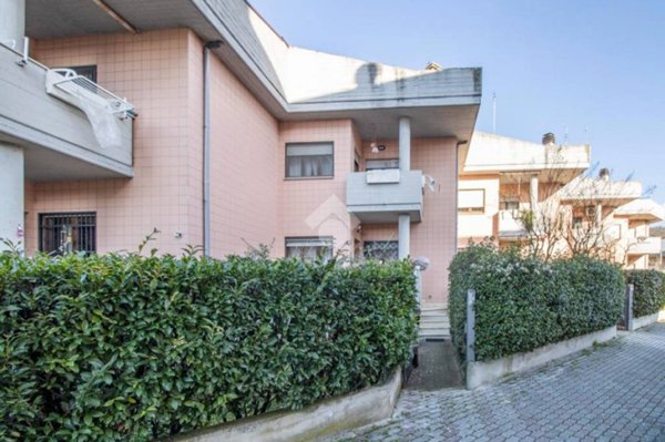 casa indipendente in vendita a Rieti in zona Campoloniano