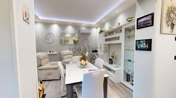 casa indipendente in vendita a Rieti in zona Quattro Strade
