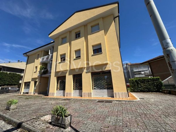 negozio in vendita a Rieti in zona Piazza Tevere