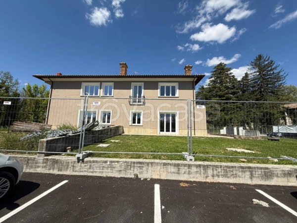 casa indipendente in vendita a Rieti in zona Madonna del Cuore