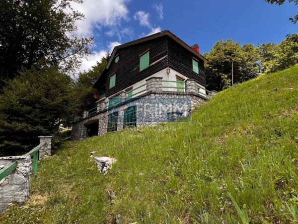 casa indipendente in vendita a Rieti in zona Terminillo