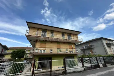 casa semindipendente in vendita a Rieti in zona Quattro Strade