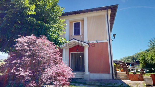 casa indipendente in vendita a Rieti