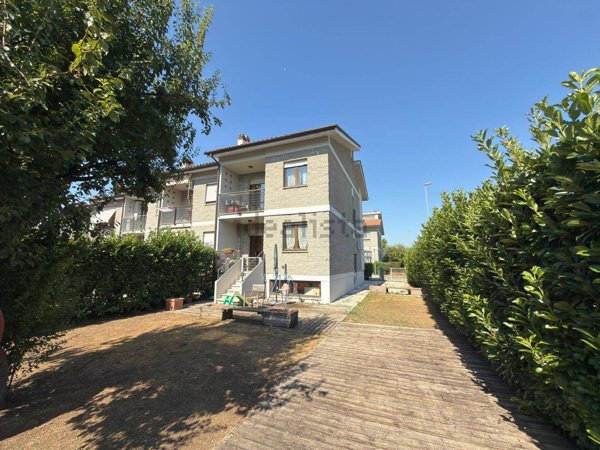 casa indipendente in vendita a Rieti