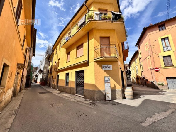locale commerciale in vendita a Rieti in zona Centro Città
