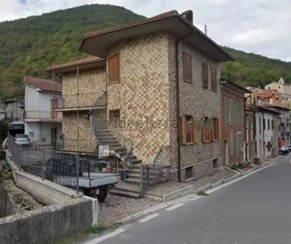 casa indipendente in vendita a Rieti in zona Casette