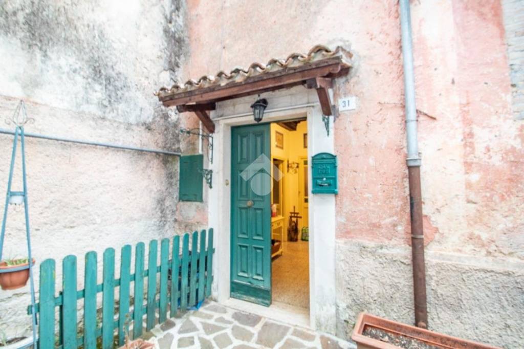 appartamento in vendita a Rieti in zona Lisciano