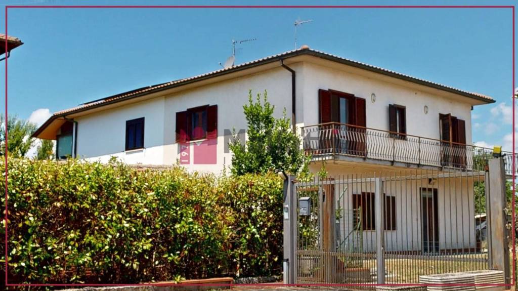 casa indipendente in vendita a Rieti in zona Centro Città