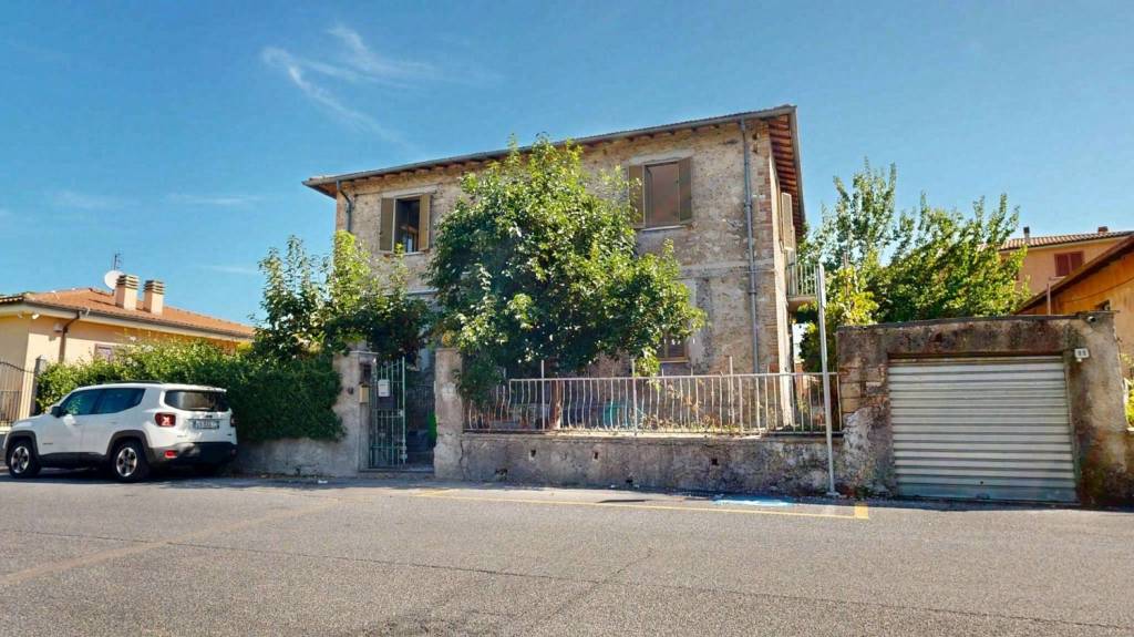 appartamento in vendita a Rieti in zona Madonna del Cuore