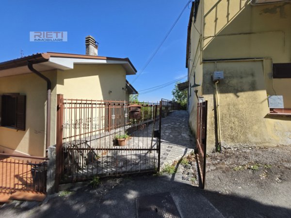 casa indipendente in vendita a Rieti in zona Case San Benedetto