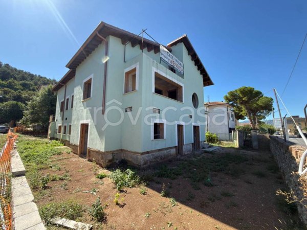 casa indipendente in vendita a Rieti