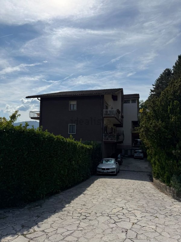 appartamento in vendita a Rieti in zona Campoloniano