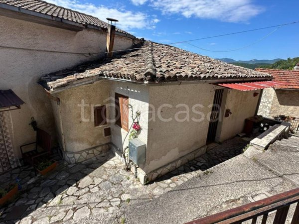 casa indipendente in vendita a Rivodutri