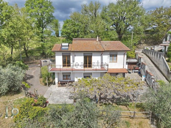 casa indipendente in vendita a Rivodutri