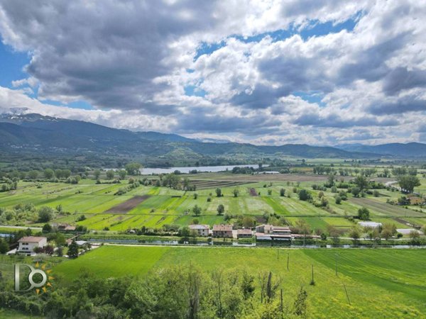 casa indipendente in vendita a Rivodutri