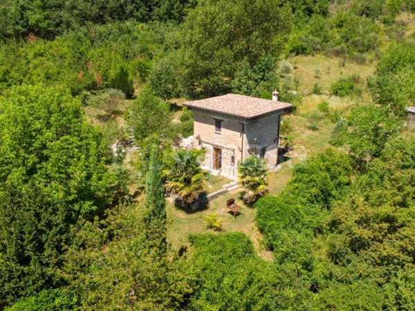 casa indipendente in vendita a Rivodutri