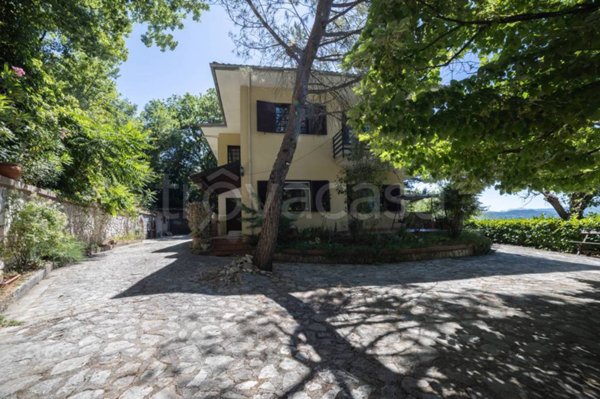 casa indipendente in vendita a Rivodutri