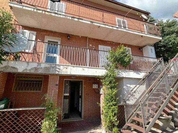 casa indipendente in vendita a Rivodutri