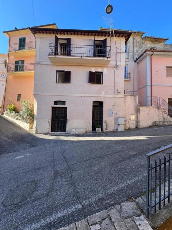 casa indipendente in vendita a Rivodutri
