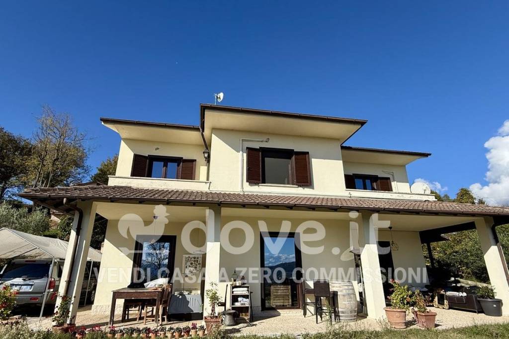 casa indipendente in vendita a Rivodutri