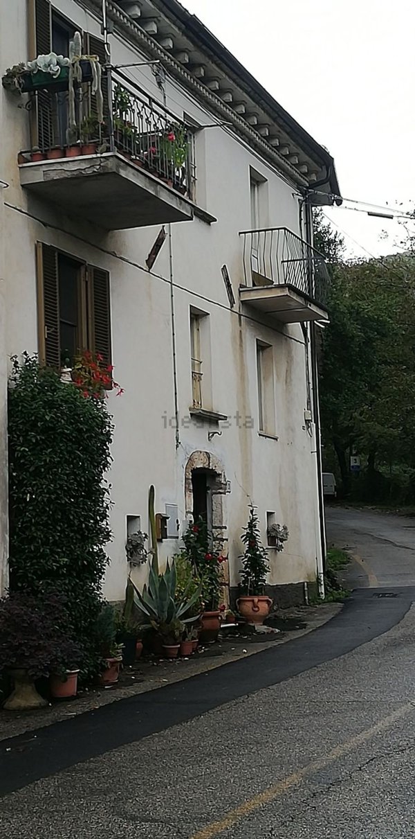 casa indipendente in vendita a Rivodutri