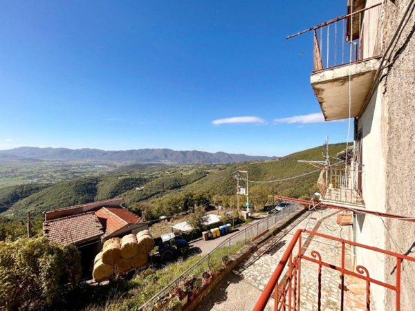 casa indipendente in vendita a Rivodutri