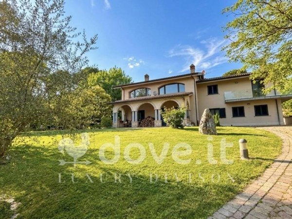 casa indipendente in vendita a Rivodutri