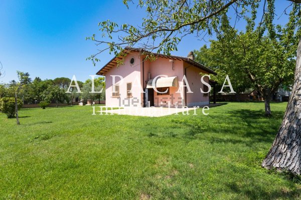 casa indipendente in vendita a Rivodutri